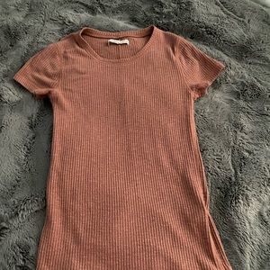 Ribbed fitted t shirt rust colored